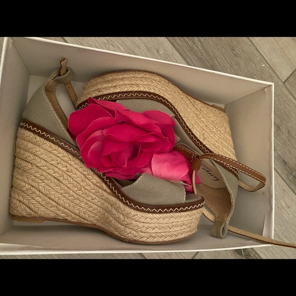 Bettye Muller Lola Floral Wedge - Picture 1 of 4